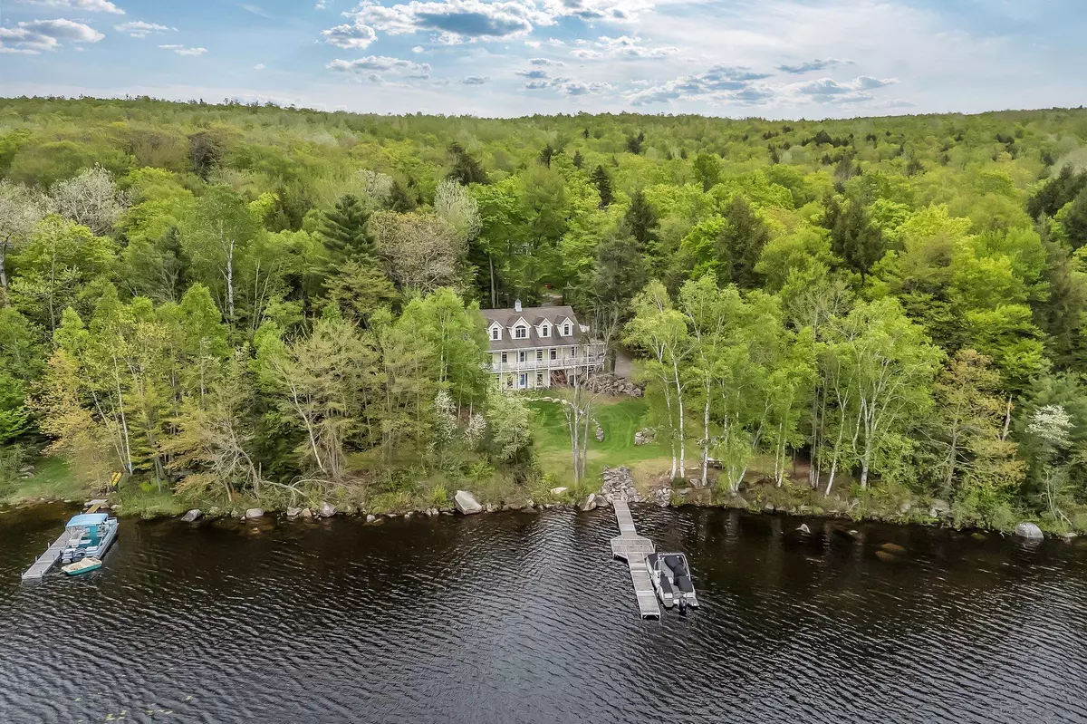 Saint Albans, ME 04971,700 Pond RD