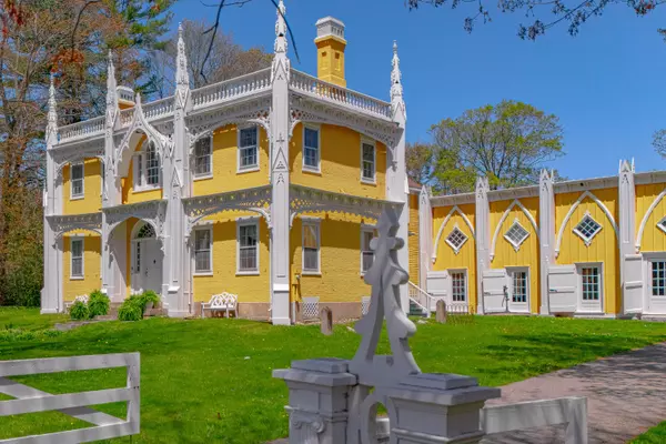 104 Summer ST, Kennebunk, ME 04043