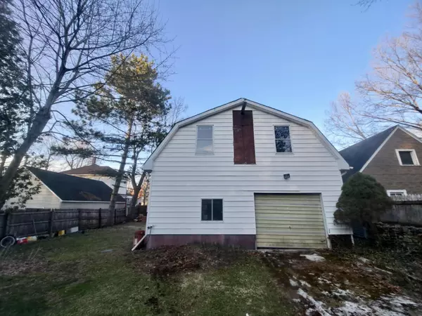 Millinocket, ME 04462,14 Somerset ST