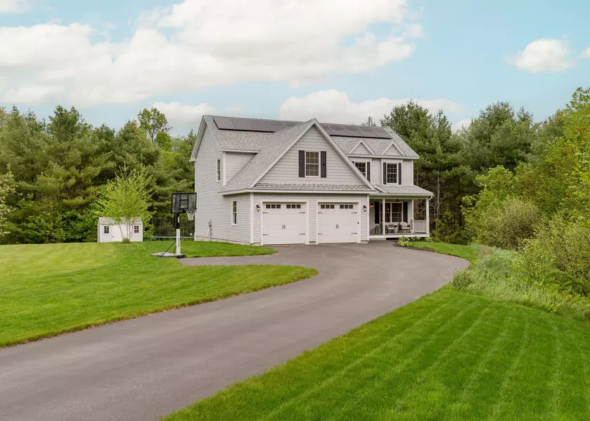 22 Lilac LN, Gorham, ME 04038