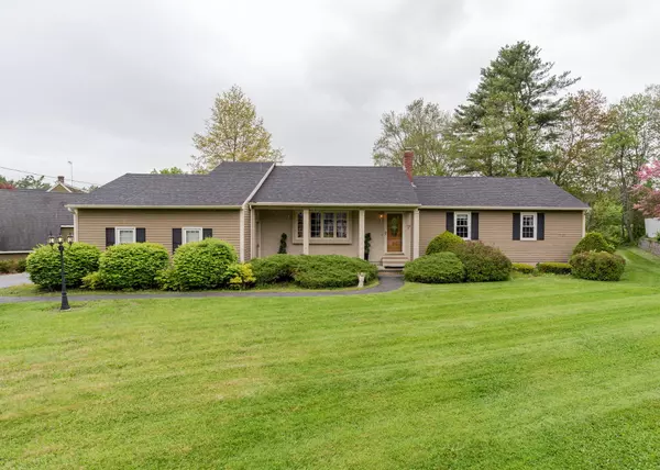 7 Brenda CIR, Saco, ME 04072