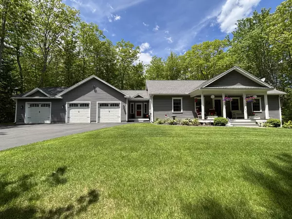 95 Tarbox LN, Buxton, ME 04093
