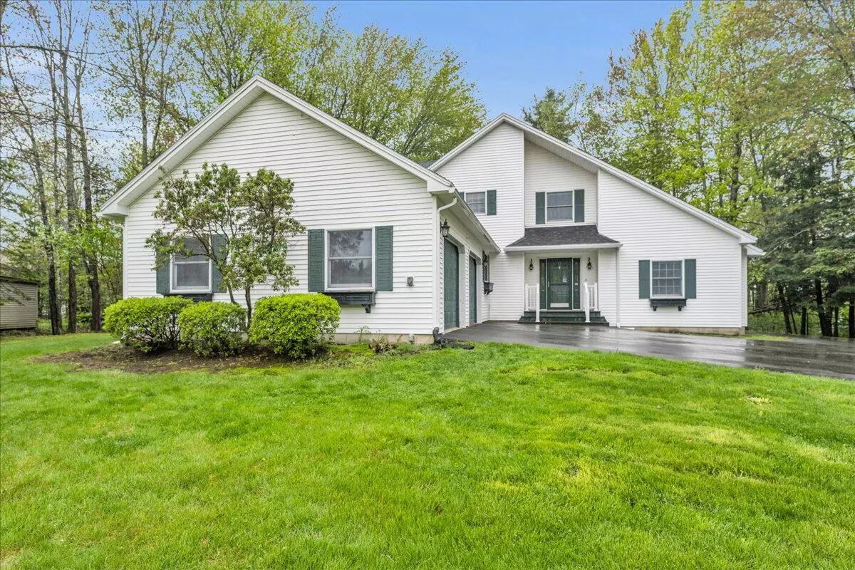 Bangor, ME 04401,17 Fenton WAY