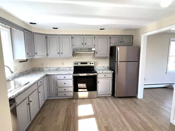 Saco, ME 04072,162 Beach ST #3