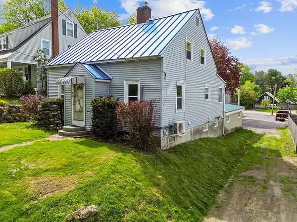 Waterville, ME 04901,20 Donald ST