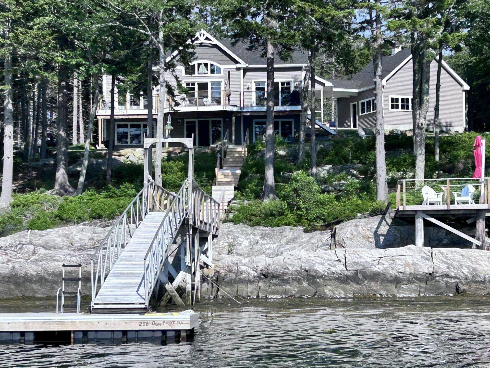 258 Gun Point RD, Harpswell, ME 04079