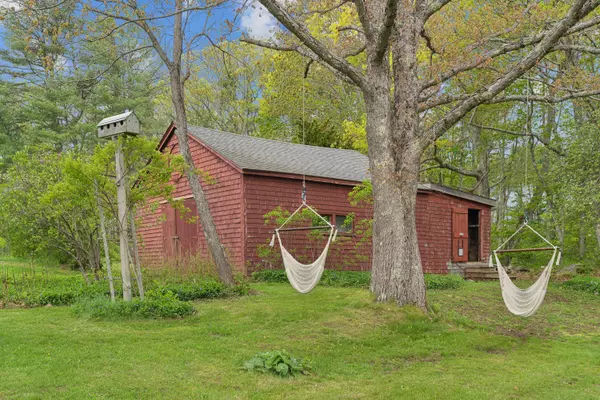 Damariscotta, ME 04543,463 Back Meadow RD