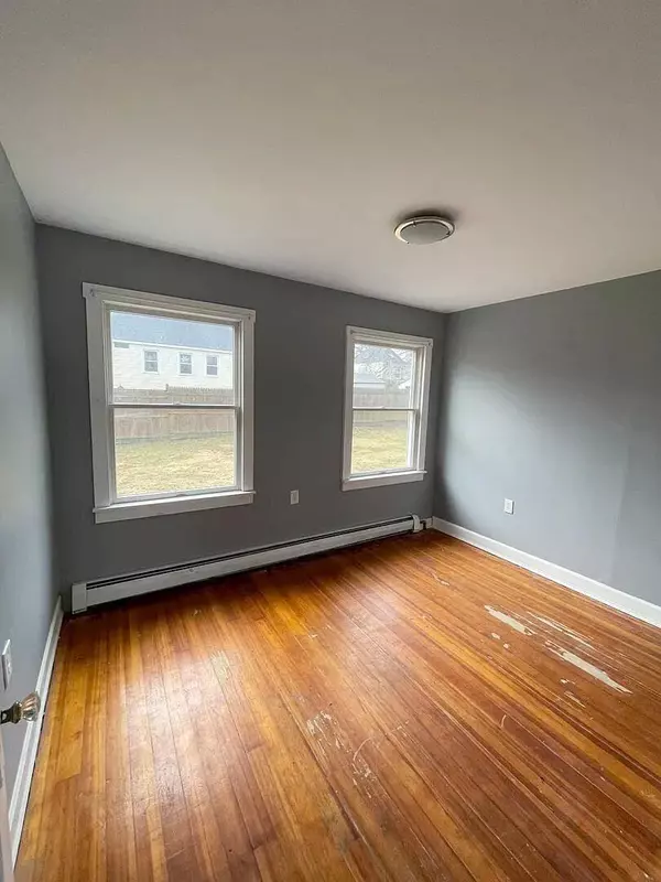 Kittery, ME 03904,30 - 32 Dismukes ST