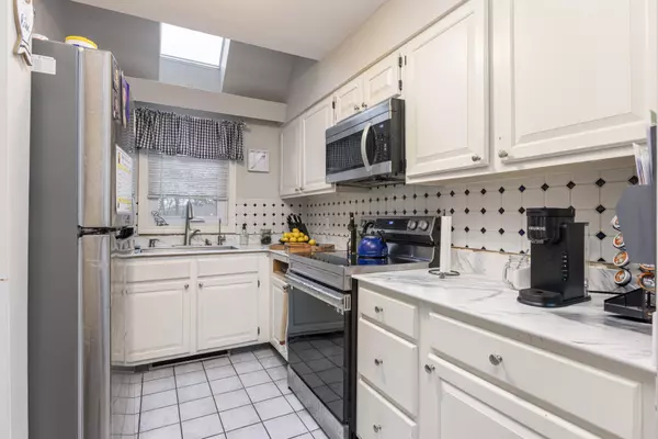 Freeport, ME 04032,6 Linwood RD #6