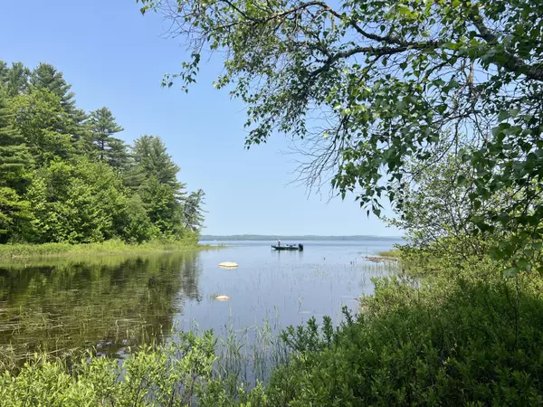 6 Taylor Woods RD, Waltham, ME 04605