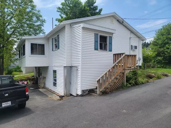 337 Main RD N, Hampden, ME 04444