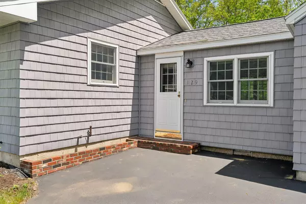 Sanford, ME 04073,129 Farview DR