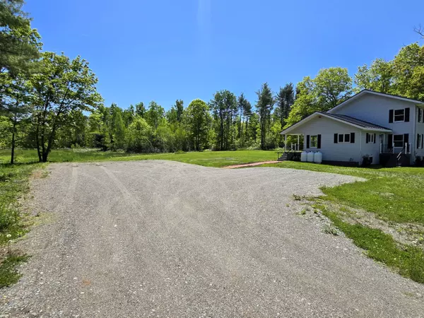 Unity, ME 04988,237 Bangor RD