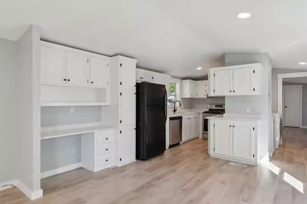 Brunswick, ME 04011,41 Long ST