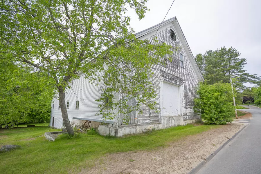 76 East Dixfield RD, Jay, ME 04239