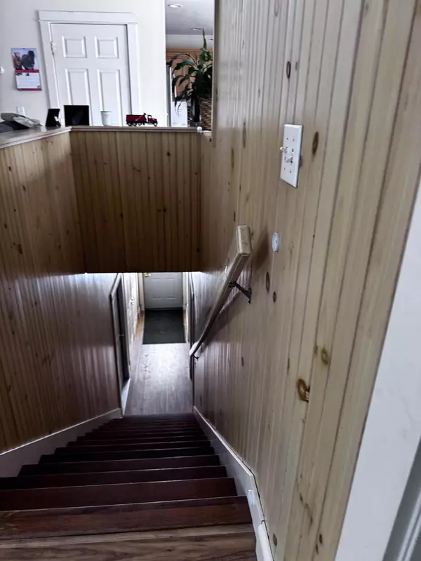 Levant, ME 04456,21 Glazer LN