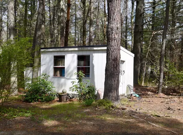 Lyman, ME 04002,8 Galaxy DR