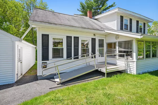 West Gardiner, ME 04345,144 Old Lewiston RD