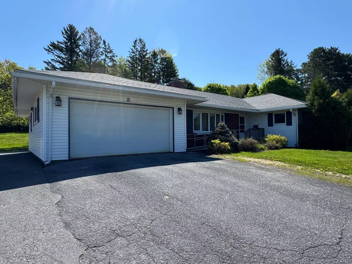 Presque Isle, ME 04769,3 Hillside ST