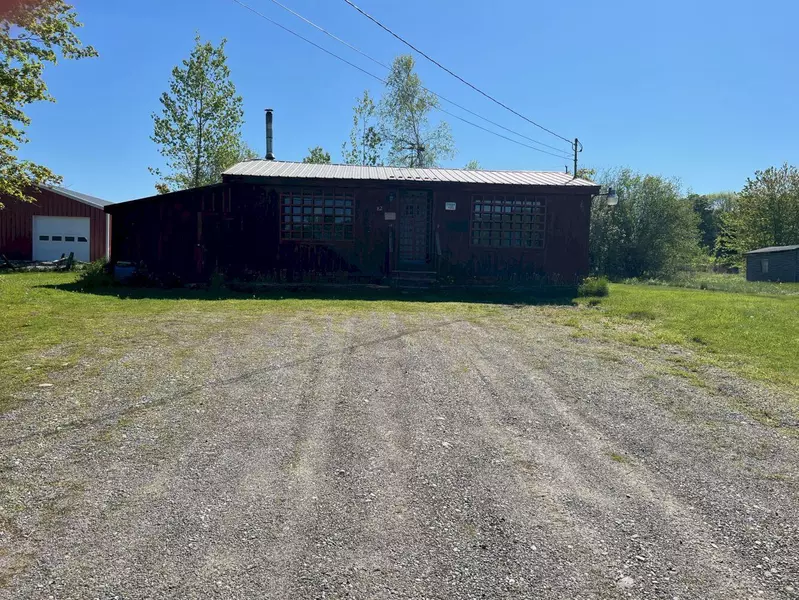 82 Back RD, Skowhegan, ME 04976