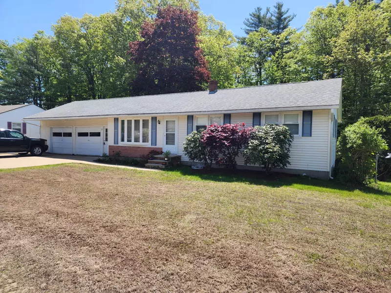 18 Oak ST, Jay, ME 04239