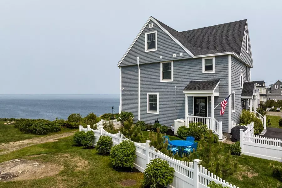 114 Broadway, York, ME 03909