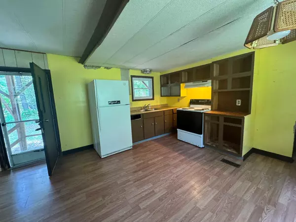 Standish, ME 04084,3 Aube LN