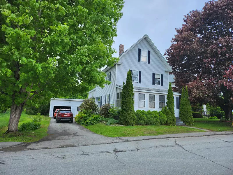 13 Spring ST, Newport, ME 04953
