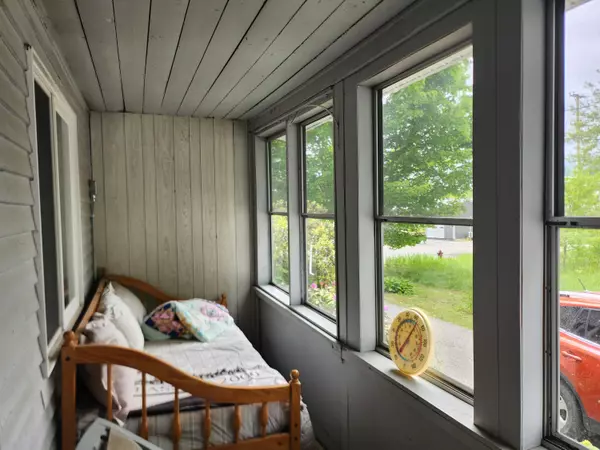 Newport, ME 04953,13 Spring ST