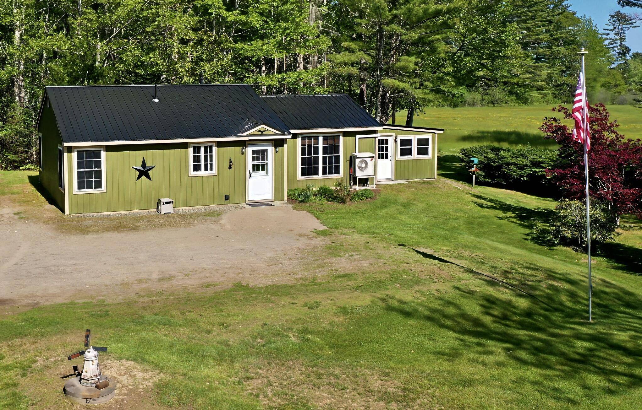 3 Reeds LN, Belfast, ME 04915