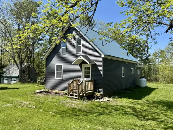 Bucksport, ME 04416,338 River RD