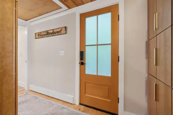 Naples, ME 04055,82 Harbor RD