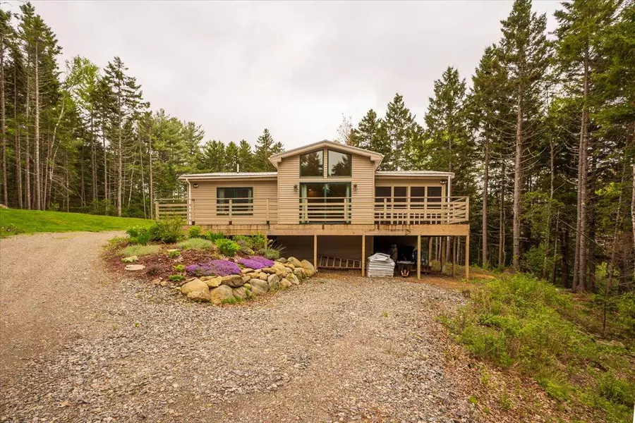 144 Woody LN, Cushing, ME 04563