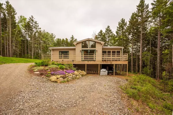 144 Woody LN, Cushing, ME 04563