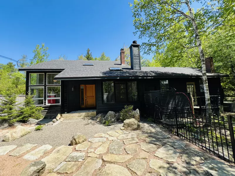 341 Ellsworth RD, Blue Hill, ME 04614