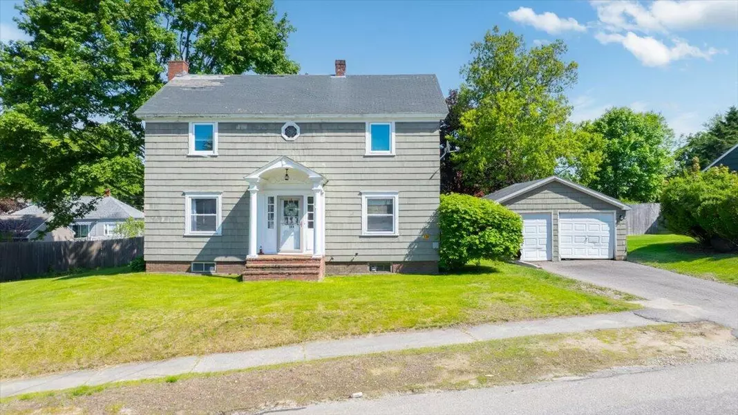 139 South AVE, Lewiston, ME 04240