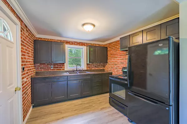 Morrill, ME 04952,204 Weymouth RD