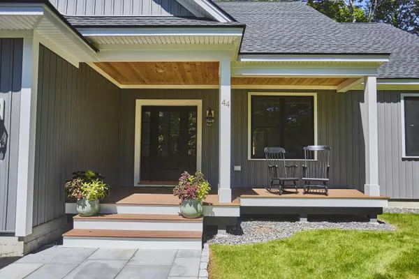 Ogunquit, ME 03907,44 Village Green DR