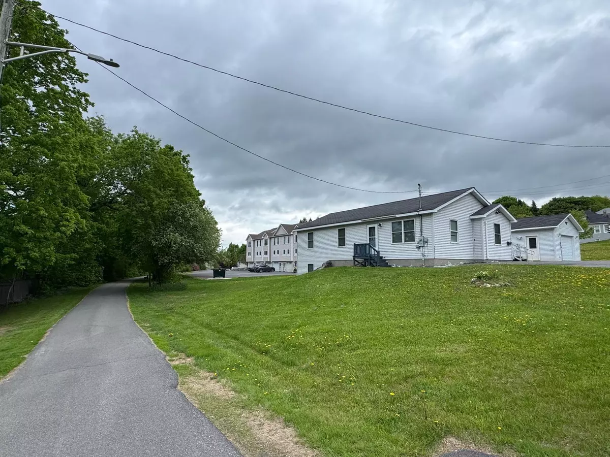 Presque Isle, ME 04769,53 Church ST