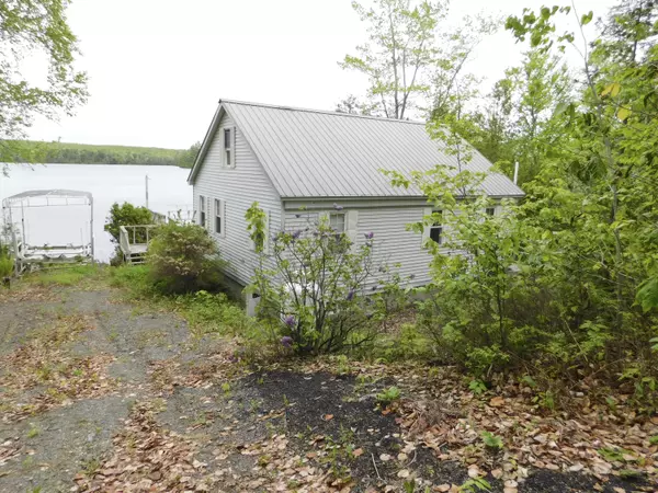 38 S Shore RD, Lake View Plt, ME 04463