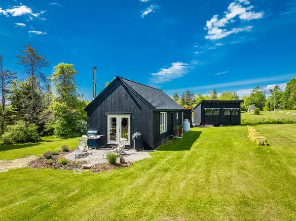 36 Salt Pond RD, Friendship, ME 04547