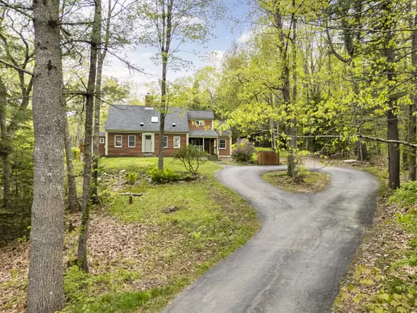 Freeport, ME 04032,8 Carriage RD