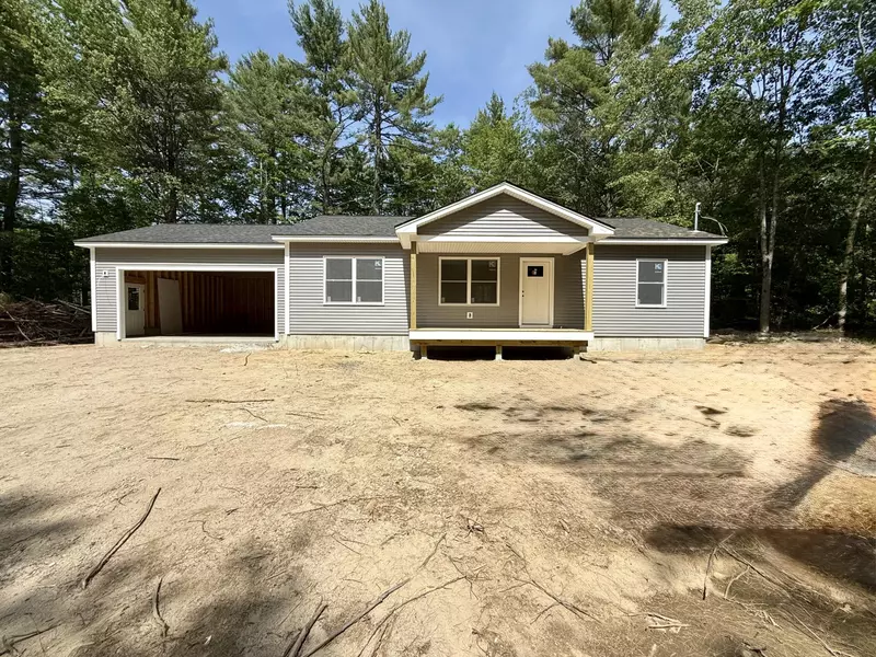 555 Middle RD, Standish, ME 04085