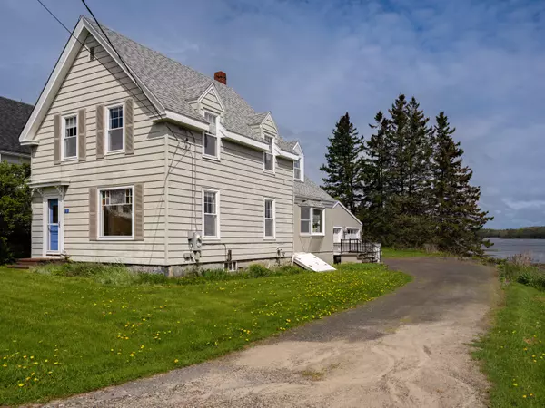 South Thomaston, ME 04858,19 Spruce Head RD