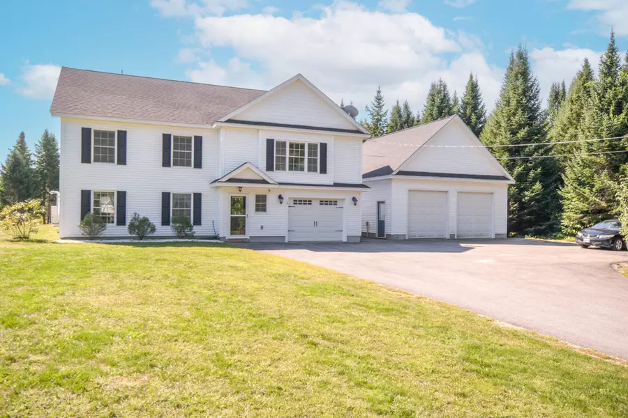 10 Riverside Ridge RD, Windham, ME 04062
