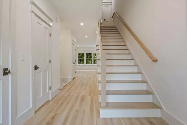 South Portland, ME 04106,227 Pine ST