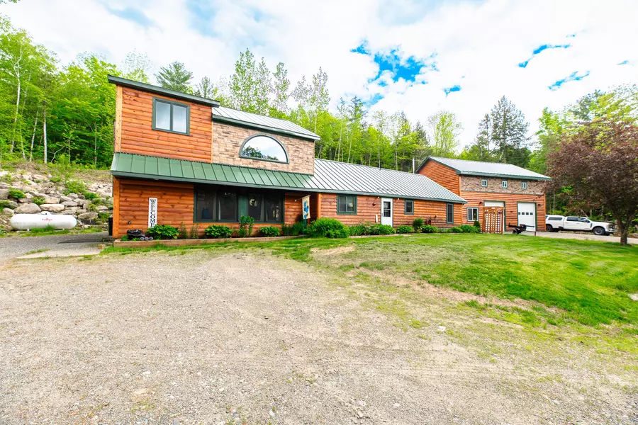 15 Doe CIR, Bingham, ME 04920