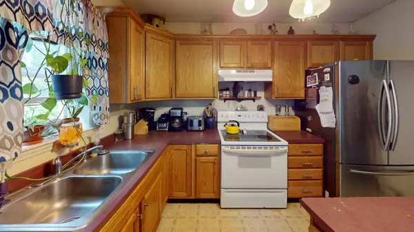 Oxford, ME 04270,32 Callahan RD