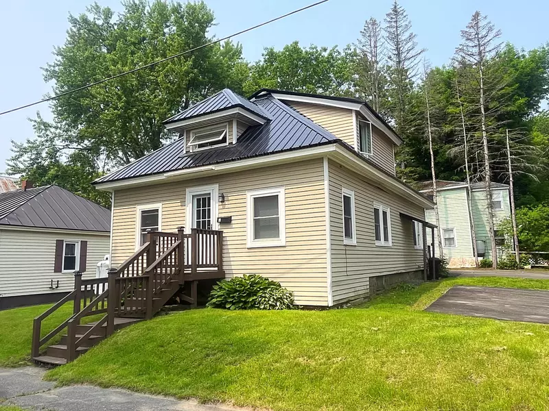 3 Baker ST, Winslow, ME 04901