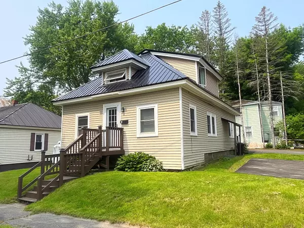 3 Baker ST,  Winslow,  ME 04901